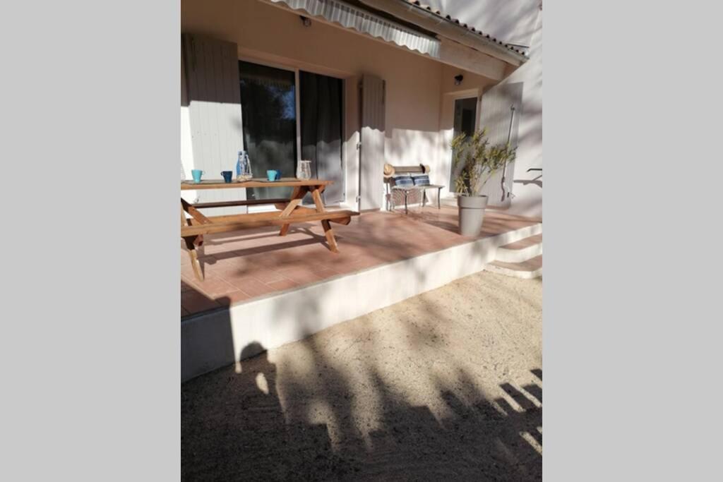 MAISON 5 Personnes EN GARRIGUE - PISCINE-SPA PRIVÉ Langlade Exterior foto